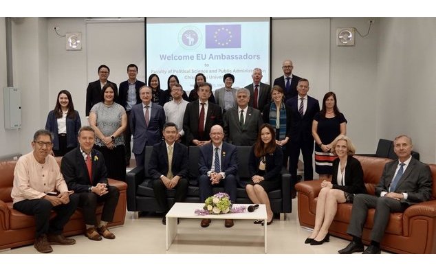 Voyage de travail de l'ambassadeur de France avec les ambassadeurs européens à Chiang Mai